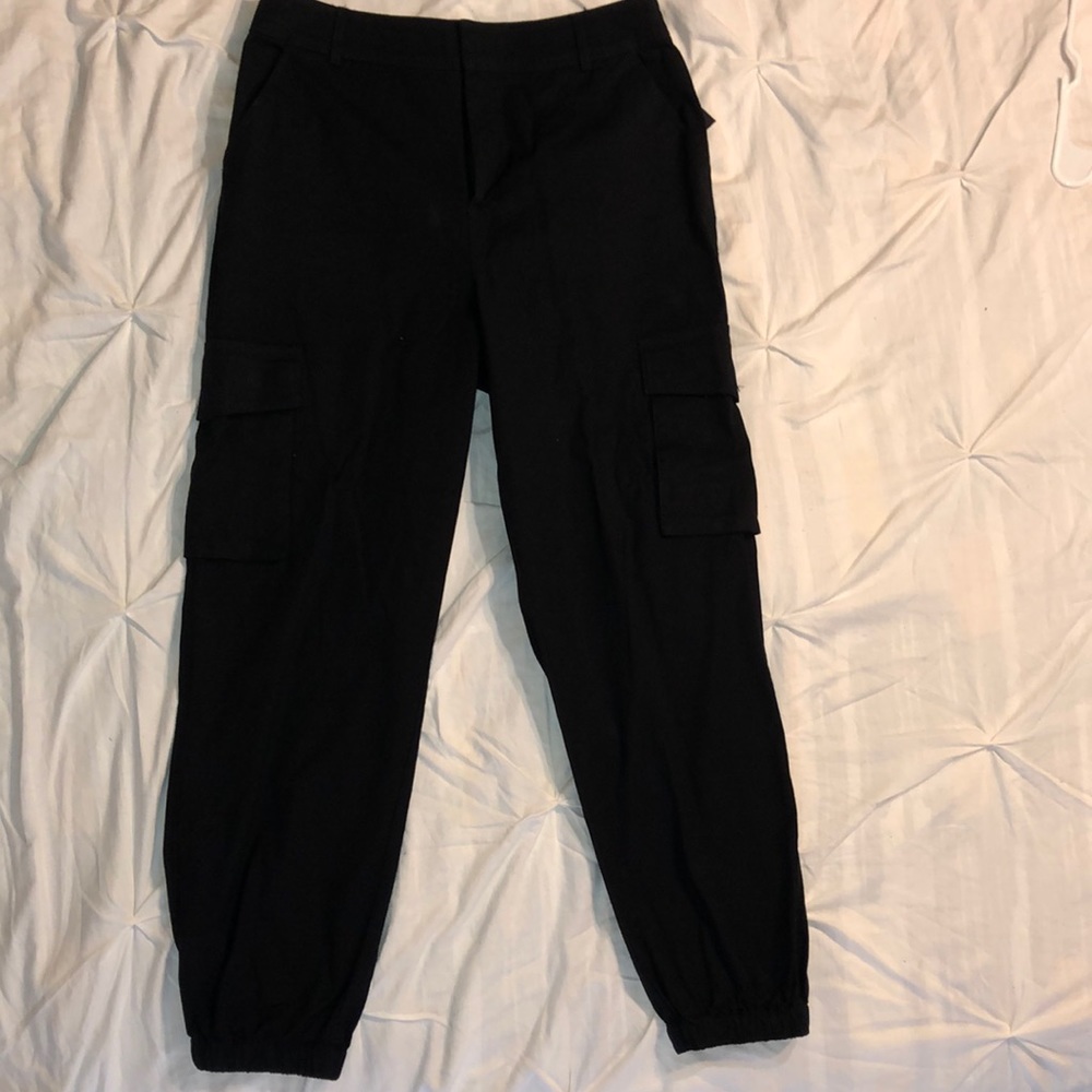 **Brand new - Forever 21 Cargo Pant